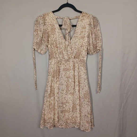 SIENNA SKY Floral Dress Gold Print Smocked Short Sleeve A Line Mini Cream Dress - Picture 9 of 10